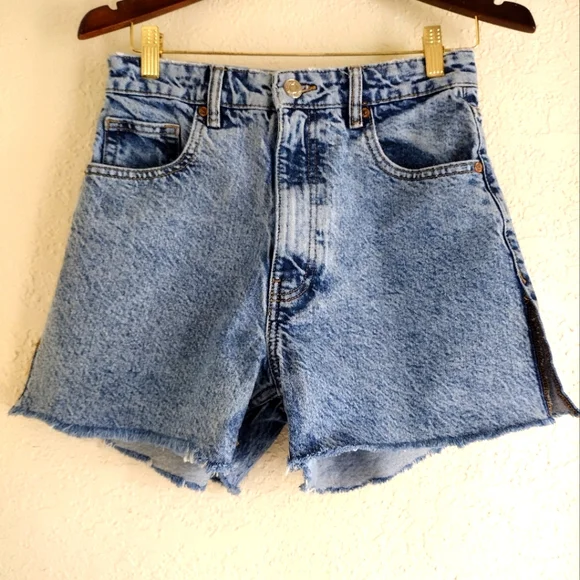 Zara High Rise Mom Shorts With Slits On Sides - Picture 2 of 7